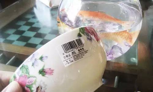 過期先別丟！護手霜、乳液「隱藏8大妙用」用不完別浪費　「撕標籤、擦鏡子」成家事小幫手