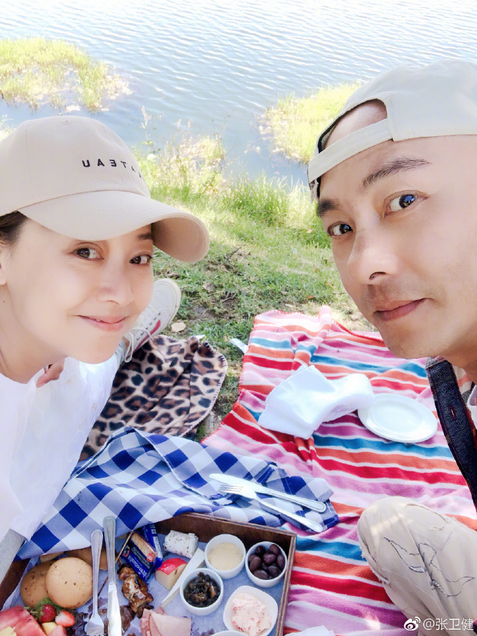 與妻子「沒了小孩」弟弟突然走了…傳言張衛健將退出演藝圈？他親自回應：拍戲的確很傷腦