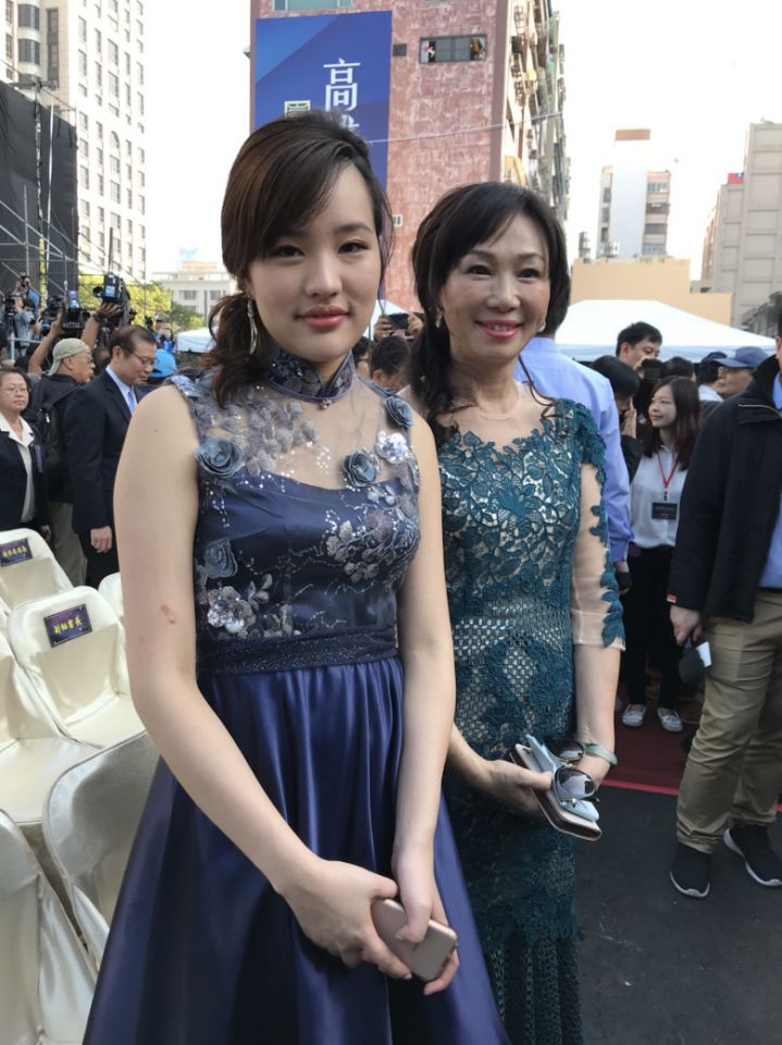 「爸沒選上怎麼辦？」韓冰「六字窩心話」韓國瑜秒融化：謝謝妳陪我打這場仗