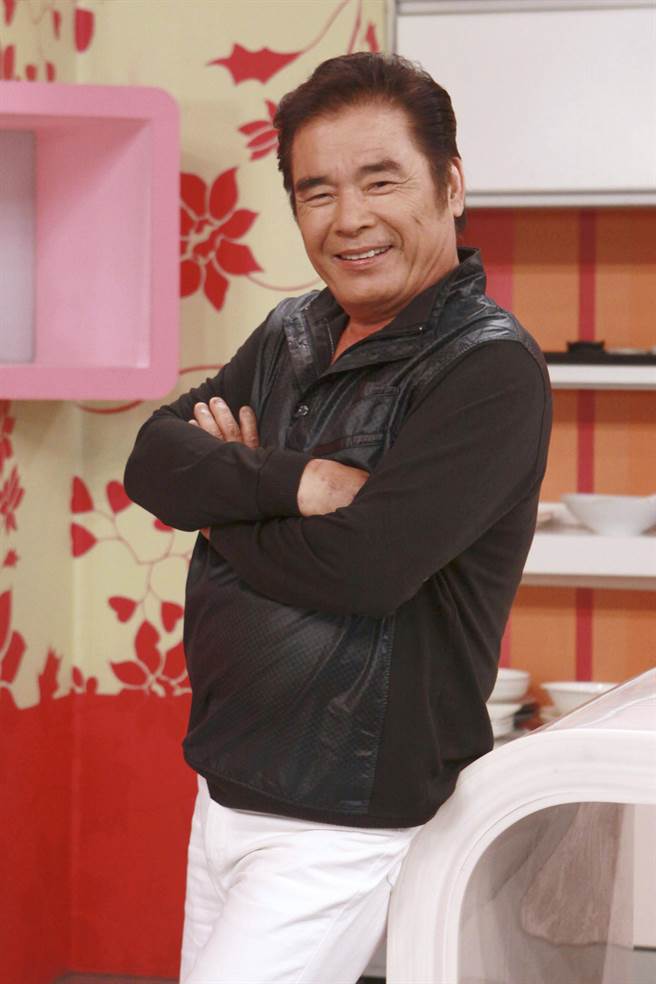 雷洪擁「6妻8子女」自爆最怕初二回娘家　月銷50萬御妻有術：每人名下一棟透天厝