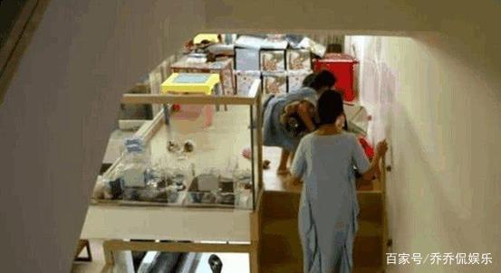 蔡少芬香港住宅曝光，房間狹窄只能放下兩張床：怪不得能火！