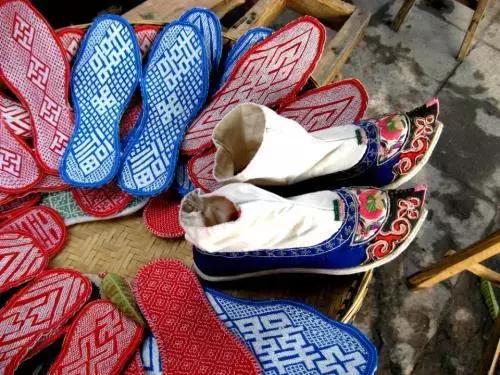 深山驚現「20萬明朝遺民」，仍說明朝官話穿漢服！因一特殊任務，600年來無人發現！