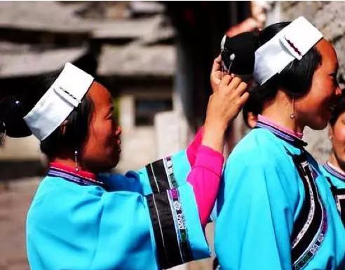 深山驚現「20萬明朝遺民」，仍說明朝官話穿漢服！因一特殊任務，600年來無人發現！