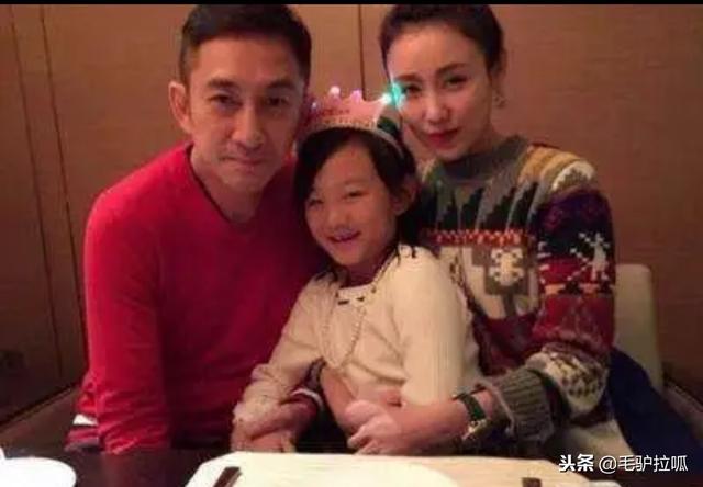 他年近半百「再婚娶20歲嬌妻」 結婚7年「數億家產全敗光」 如今離婚和女兒租屋住?