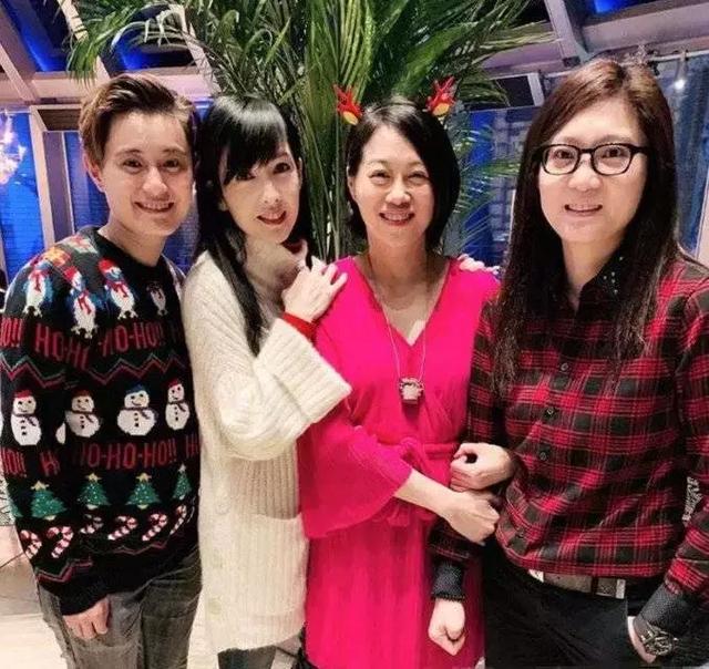 51歲周慧敏罕見曬恩愛! 當年遭背叛選擇原諒…被唱衰「嫁錯人」 如今甜喊「他知道我需要的」