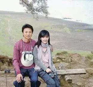 51歲周慧敏罕見曬恩愛! 當年遭背叛選擇原諒…被唱衰「嫁錯人」 如今甜喊「他知道我需要的」