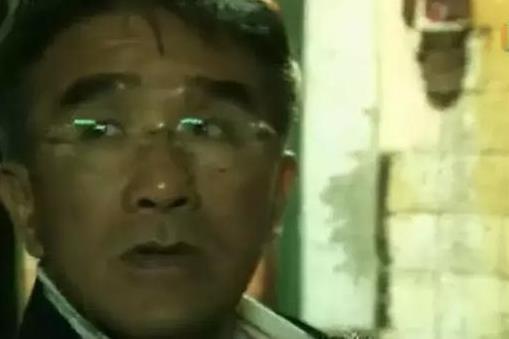 真實版「香港富豪變形記」：擠在1坪的房間睡2天，說出的話讓大家沉默了！