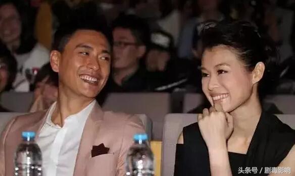 曾被評為「最難看港姐」！與影帝相戀8年分手「選擇平淡真愛」如今被老公當女兒寵