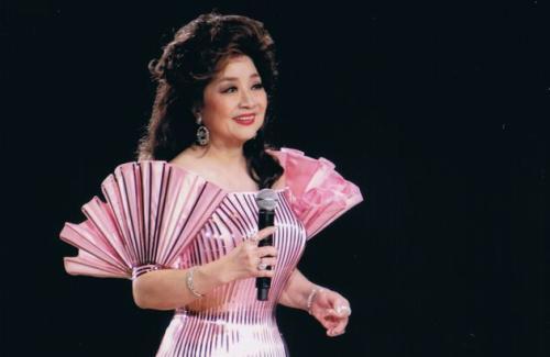 69歲女星曾「讓春晚破例」 為國籍放棄婚姻！  如今獨身無子連周潤發都想養她