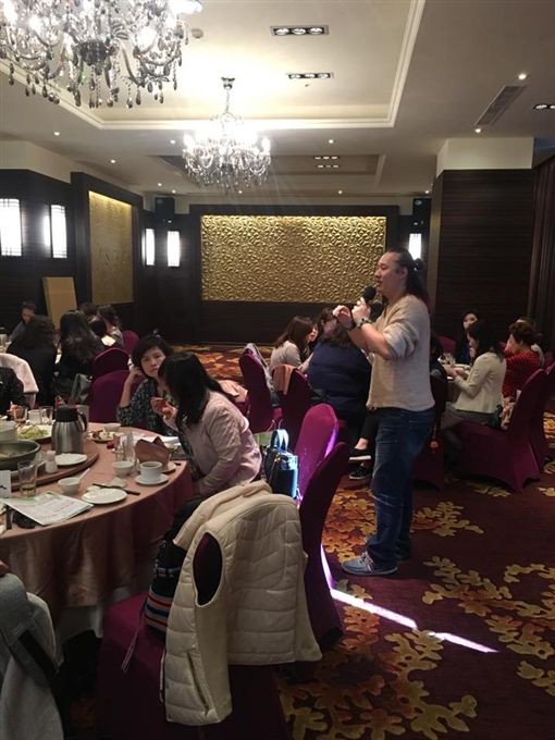 芭樂哥哥成睡眠治療師！消失18年「造型轉變」眾人認不得…揭「離開水果台」真正原因 