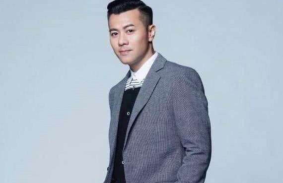 他是香港一線歌手   為「重病妻」放棄事業！四處奔波籌醫藥費 曾崩潰大哭：不願再送她進手術室