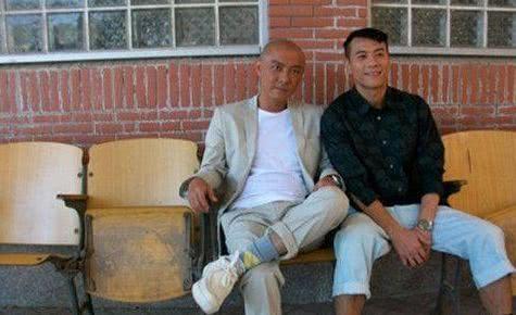 他是香港一線歌手   為「重病妻」放棄事業！四處奔波籌醫藥費 曾崩潰大哭：不願再送她進手術室