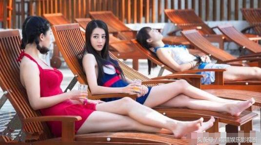 女明星泳裝照：熱巴60分，趙麗穎80分，最後一位120分！