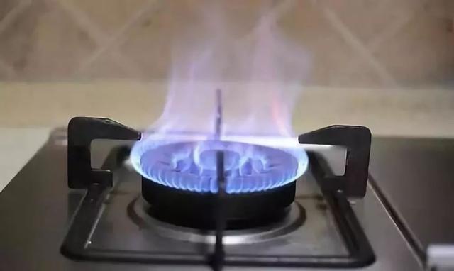 瓦斯爐有個「小機關」用牙籤戳一下！每月省下一半瓦斯費