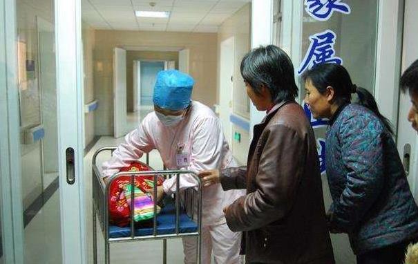 兒媳懷孕六個月,婆婆笑稱:生男孩就獎勵5萬!結果生下孩子後兒媳成了百萬富翁!