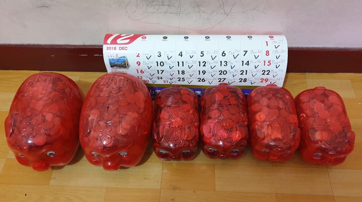 他省吃儉用堅持「365存錢法」1年存爆六撲滿！年終打開一看「爽領13萬大紅包」