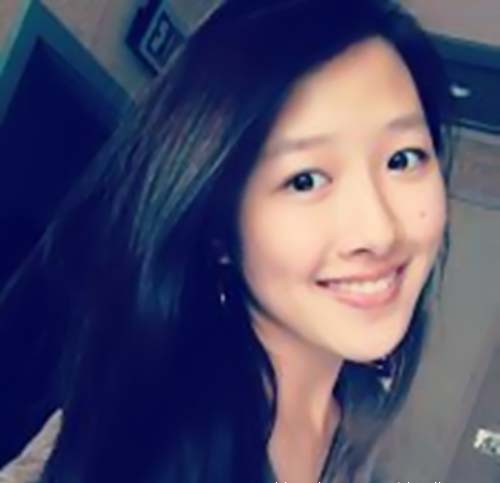 王偉忠妻女近照曝光！與老婆結婚25年恩愛如初　「2女兒繼承媽媽美貌」出落亭亭玉立