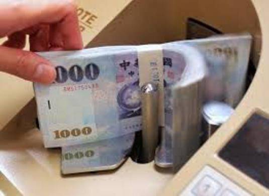 婆婆每月一萬八「退休金」還跟我們要錢「她走後一分沒留」錢的去向讓我慚愧