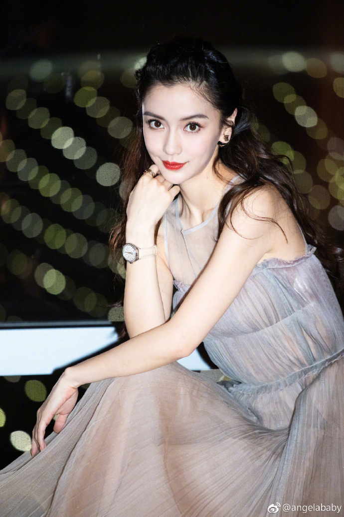 高顏值也撐不了！Angelababy「剪掉飄逸仙女長髮」 往上一看「崩壞鋸齒狀髮型」粉絲崩潰：狗啃的？