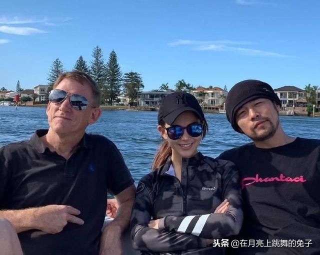 昆凌坦言想分手... 曾逃到美國「周杰倫卻霸氣出現」！如今9年呵護讓她甜喊：以後要當老公的後盾   