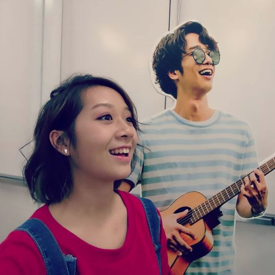 《海角七號》大大長大了！經典「電梯哼歌戲」爆紅　叛逆少女變「23歲甜美電眼女大生」正翻❤