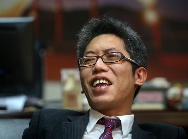 太俗氣？高雄觀光「找白冰冰代言被嫌翻」　網友翻出「40年前激似周子瑜」清純美照