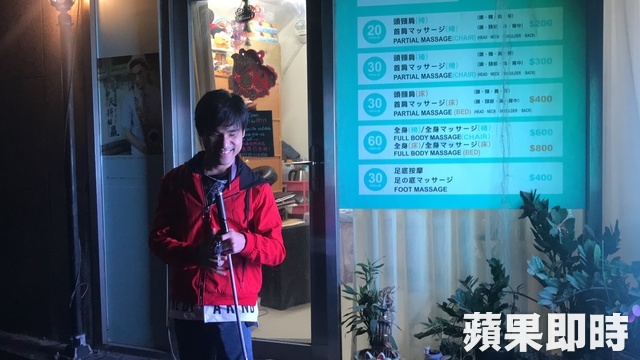 西門町視障歌手唱進春晚！ 曾被親弟「盜領20萬錄音費」 嘆家人接觸「都是跟我要錢」