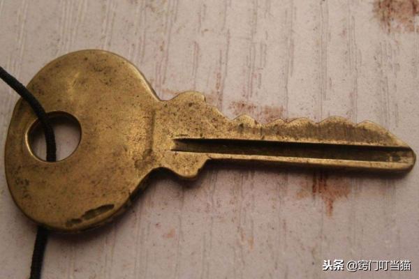 廢舊鑰匙不要扔！開瓶蓋清污垢，很多人都不知道