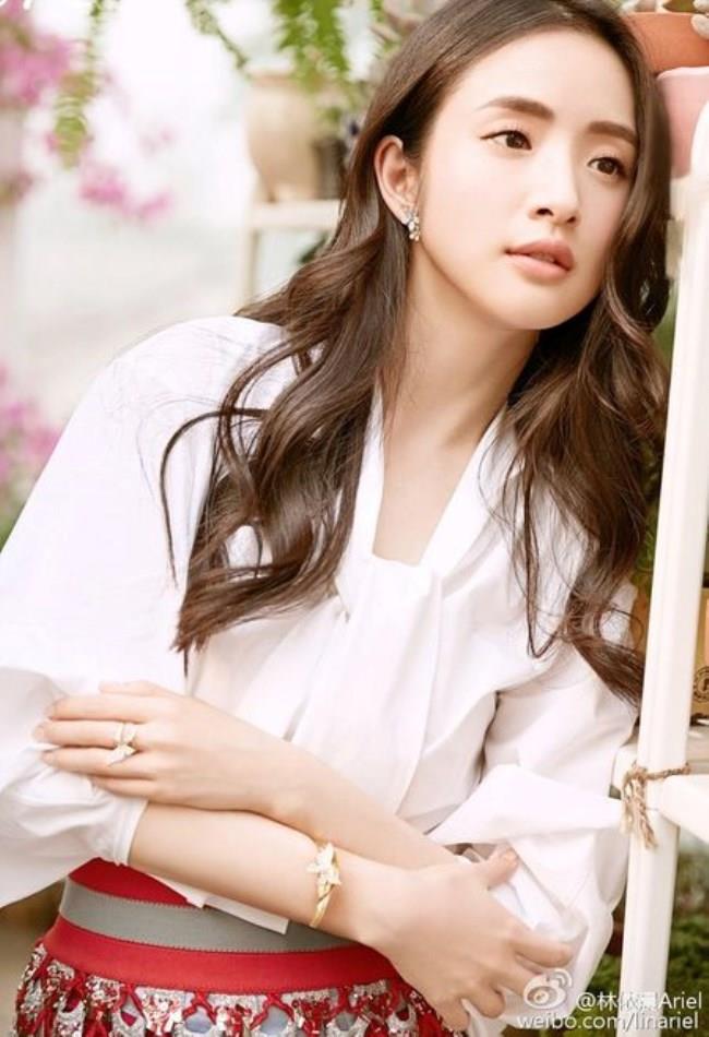 狂甩10公斤！零負評女神林依晨「擺脫嬰兒肥」健康瘦成優雅女人 「6秘訣」大公開：自律最重要