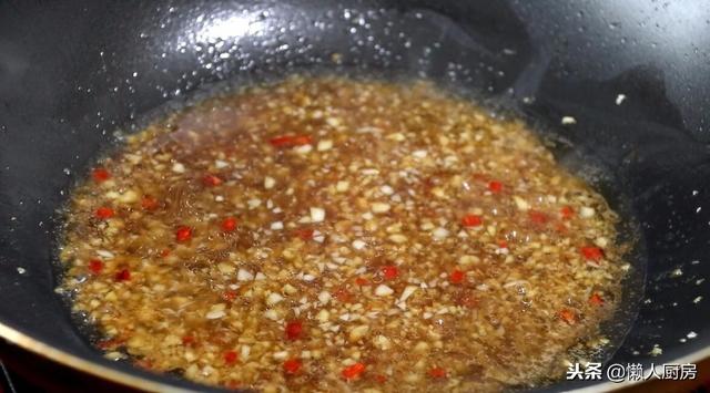 高麗菜特色做法，不用炒不用蒸，蒜香味足，招待客人有面子