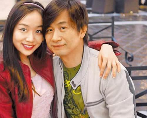 45歲才結婚！他一見鍾情小24歲嬌妻「相愛5個月閃婚 」　如今一家三口超幸福