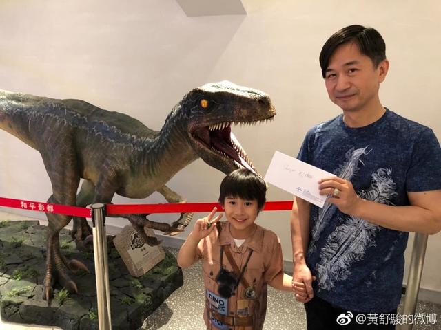 45歲才結婚！他一見鍾情小24歲嬌妻「相愛5個月閃婚 」　如今一家三口超幸福