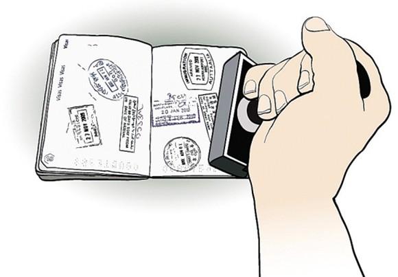 真人真事!在國際機場免稅店買東西「店員給的贈品」別亂拿 他「以為不用錢」卻換來超慘下場...