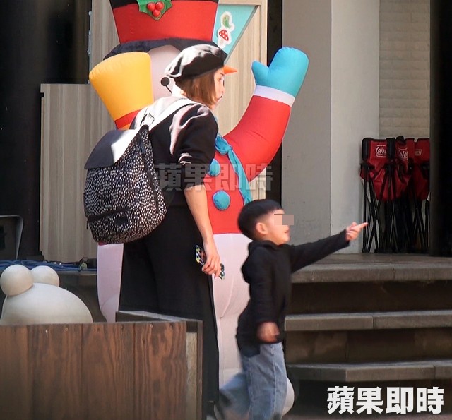 隱退12年首亮相！侯湘婷「嫁入豪門相夫教子」簡樸搭捷運　36歲美貌依舊「兒女超萌」