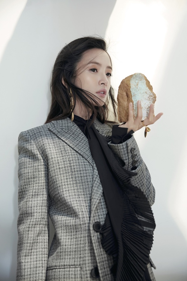 給老公安全感！林依晨婚後「斷聯男閨蜜」親寫卡片送老公　遠距婚4年新年願望驚見：想當媽了