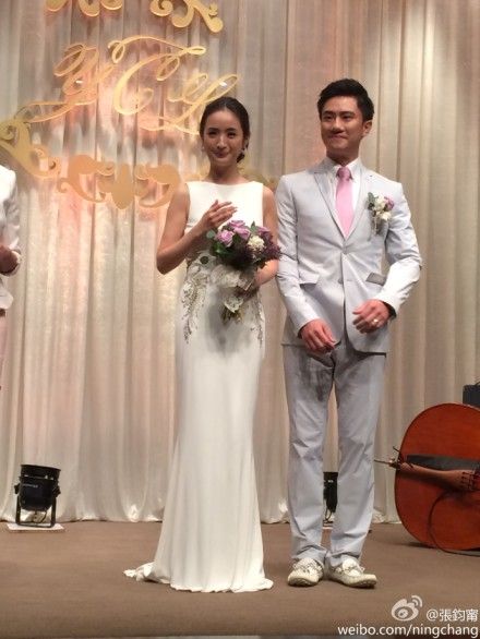 給老公安全感！林依晨婚後「斷聯男閨蜜」親寫卡片送老公　遠距婚4年新年願望驚見：想當媽了