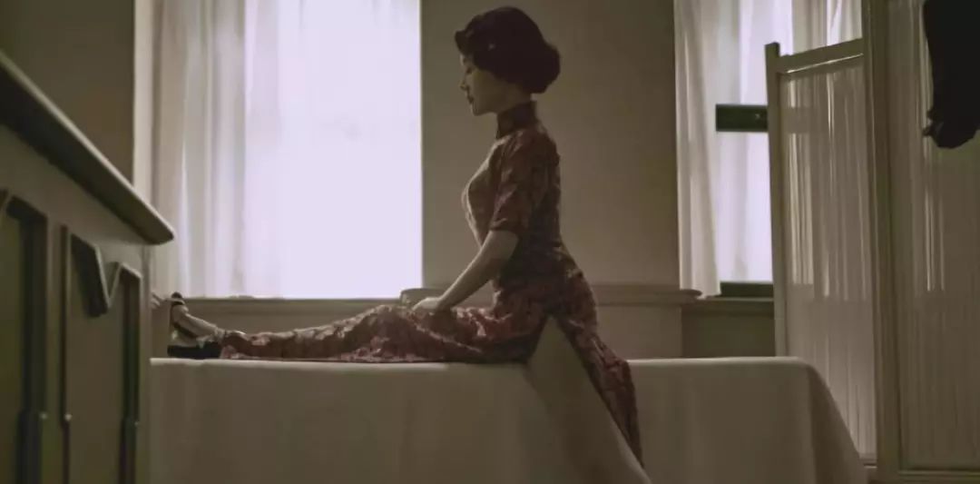 自律的人生有多可怕? 看完「48歲莫文蔚的腿、60歲楊麗萍的美背、49歲許晴的臀」就知道了