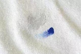 不管衣服染上什麼，只要用這一招，全都能清洗掉，太實用了