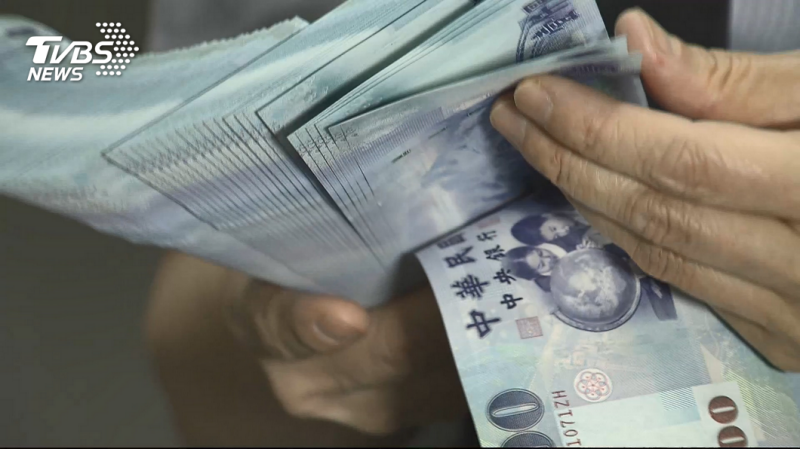  總統交辦！行政院證實「發放補助400億」不發消費券　「3萬以下低薪族可受惠」卻被網友嗆翻