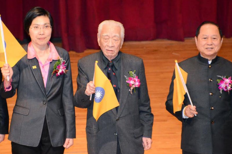 藍綠注意！妙禪的師父「成立台灣第三大黨」成為主席　上任致詞「出手第一步」網友驚：完蛋了