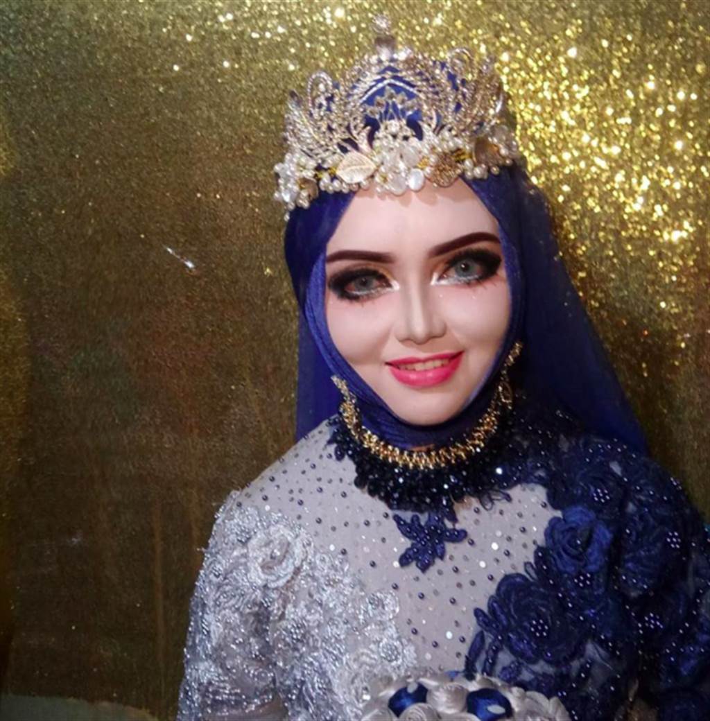 一次娶兩個老婆？黑肉底新娘化妝成芭比娃娃，「超浮誇妝容」網看呆：白天晚上雙重感受
