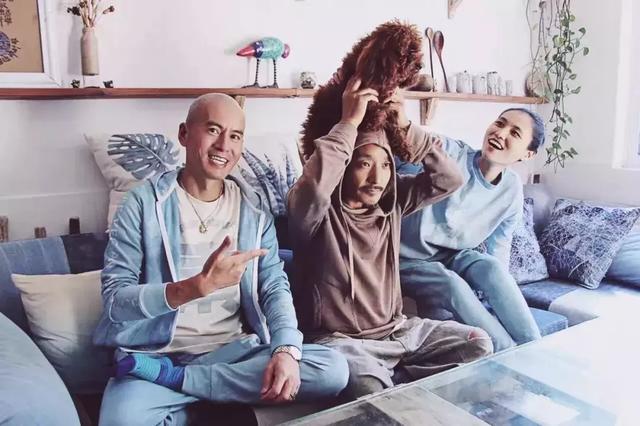 美女搬進山裡「靠撿破爛900天」進行舊屋大改造！老房子搖身一變成「典雅豪宅」結果讓人驚艷