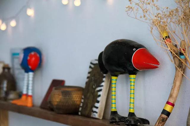 美女搬進山裡「靠撿破爛900天」進行舊屋大改造！老房子搖身一變成「典雅豪宅」結果讓人驚艷