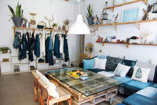 美女搬進山裡「靠撿破爛900天」進行舊屋大改造！老房子搖身一變成「典雅豪宅」結果讓人驚艷