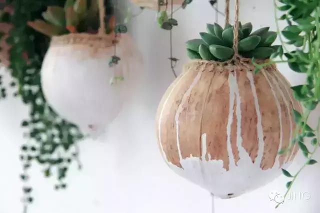 美女搬進山裡「靠撿破爛900天」進行舊屋大改造！老房子搖身一變成「典雅豪宅」結果讓人驚艷