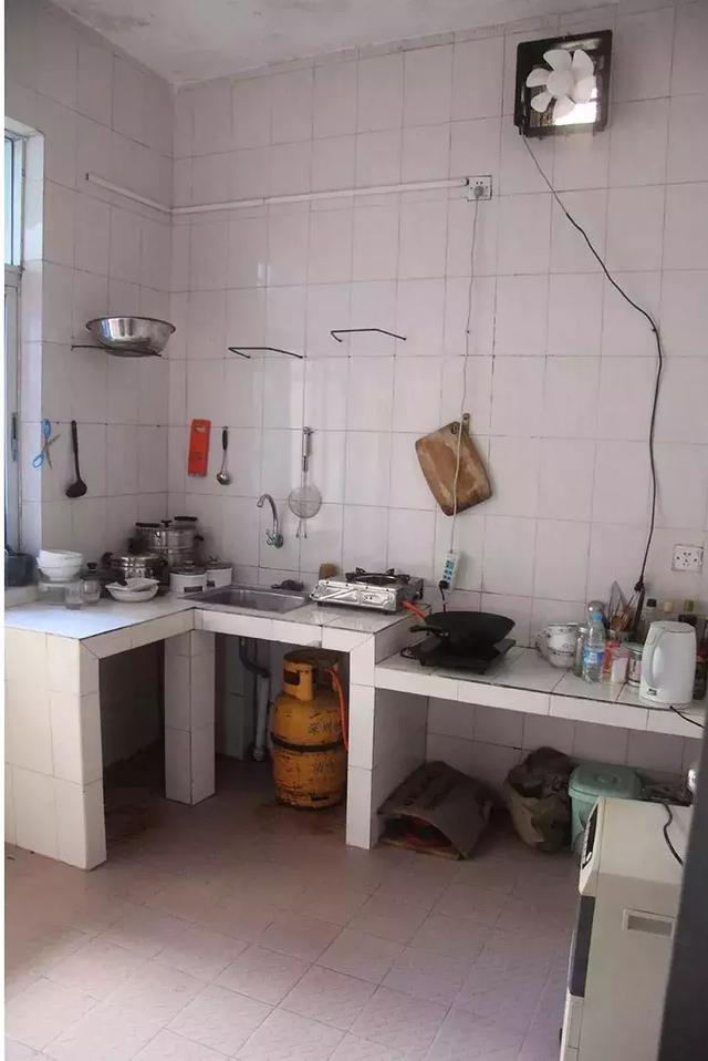 美女搬進山裡「靠撿破爛900天」進行舊屋大改造！老房子搖身一變成「典雅豪宅」結果讓人驚艷