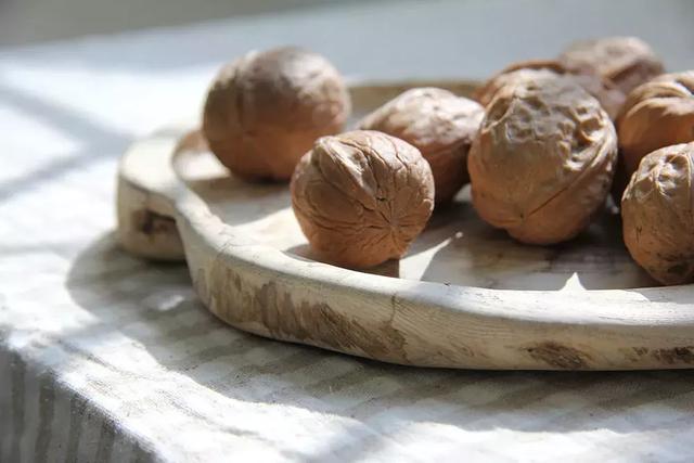 美女搬進山裡「靠撿破爛900天」進行舊屋大改造！老房子搖身一變成「典雅豪宅」結果讓人驚艷