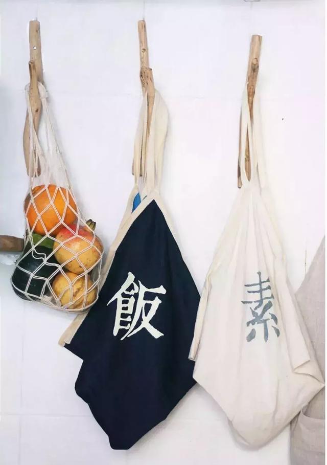 美女搬進山裡「靠撿破爛900天」進行舊屋大改造！老房子搖身一變成「典雅豪宅」結果讓人驚艷