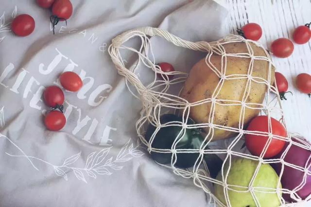 美女搬進山裡「靠撿破爛900天」進行舊屋大改造！老房子搖身一變成「典雅豪宅」結果讓人驚艷