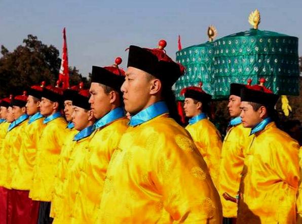 父親離開前「留下兩張破紙」!他隨便捐給博物館 專家一看「流傳千年超狂真跡」4億瞬間沒了